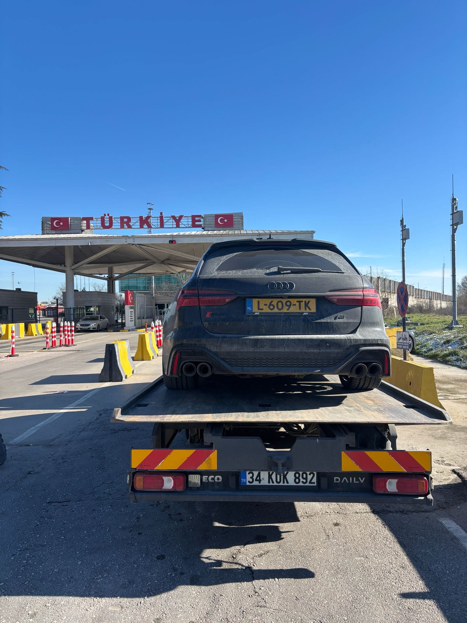 Hollanda Oto Çekici 7/24